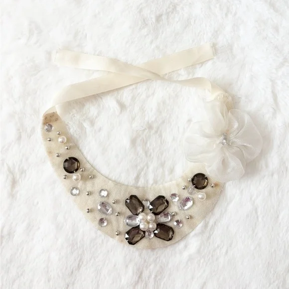 5/$25 🩷 Vintage Elegant Cream and Brown Beaded Rhinestone Bib Necklace - Picture 1 of 5